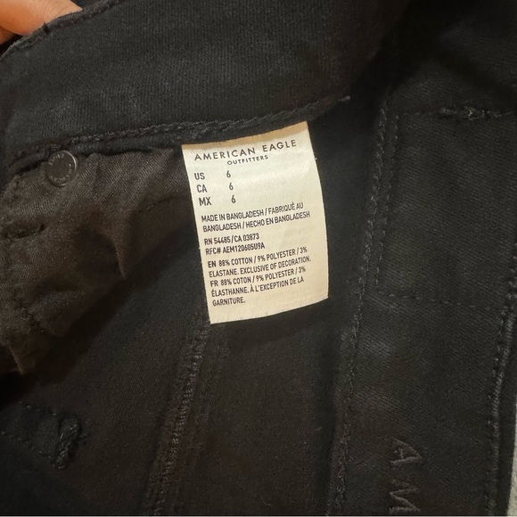 American Eagle Outfitters Black Jean Shorts High-Waisted Raw Hem

#1060 - Picture 5 of 7